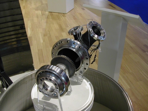 DSCN1772 Engine parts